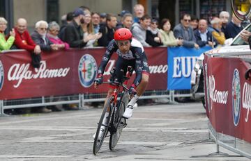 El ganador de la Vuelta 2015 lleva varias temporadas con muchos problemas y en su equipo confían poder recuperar al italiano en esta ronda. 

