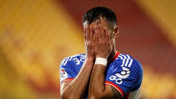 La U suma otro problema