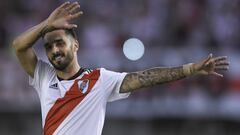 Un susto para Scocco: abandonó la práctica por una molestia