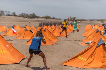 La impresionante carrera de Marruecos llega por primera vez a Perú: serán 250 km y 7 días de autosuficiencia, con 300 corredores de 40 países. Así se vivió la previa al inicio.