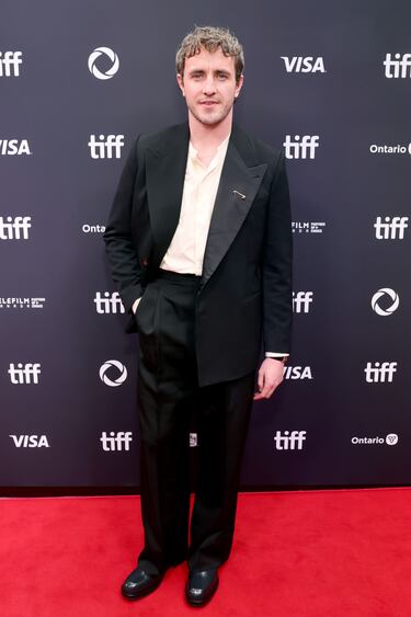Paul Mescal posa en la alfombra roja de los 50º Festival Internacional de Cine de Toronto.