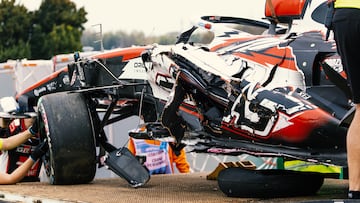 Daños en el Haas VF-26 del británico Oliver Bearman tras su accidente durante el Gran Premio de Japón de Fórmula 1 en el circuito de Suzuka.