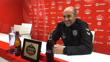 Alberto Monteagudo durante una conferencia de prensa previa a un partido.