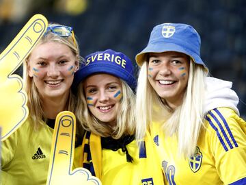 Aficionadas de la selección de Suecia.