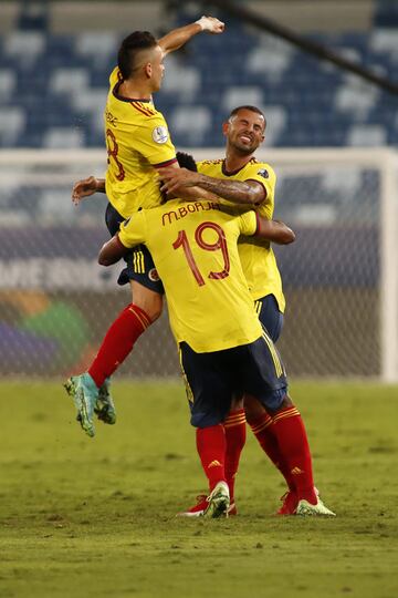 Los dirigidos por Reinaldo Rueda debutaron con victoria en el primer partido de la Copa América. La Tricolor se impuso con un tanto de Edwin Cardona.