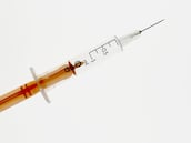 El municipio oscense de Fraga fabrica la jeringuilla para vacunar contra el coronavirus