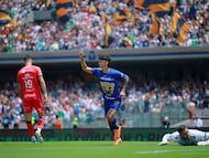 Soccer Football - Liga MX - Pumas UNAM v Mazatlan - Estadio Olimpico Universitario, Mexico City, Mexico - April 12, 2026 Pumas UNAM's Robert Morales celebrates scoring their first goal REUTERS/Eloisa Sanchez