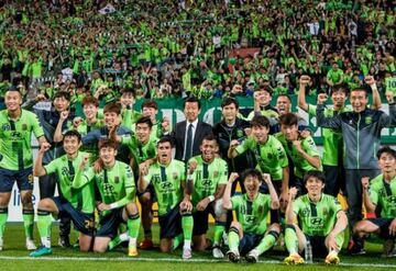 Jeonbuk Hyundai Motors (Corea del Sur): 4 títulos (2017, 2018, 2019, 2020).