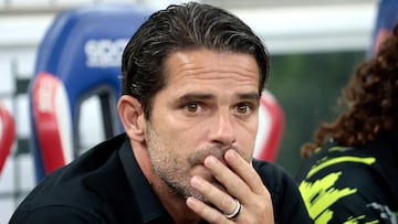 Necaxa's Argentine head coach Fernando Gago gestures before the Liga MX Apertura football tournament match between Guadalajara and Necaxa at the Akron Stadium in Zapopan, Jalisco state, Mexico on September 23, 2025. (Photo by Ulises Ruiz / AFP)