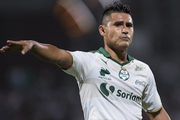 Osvaldo Martínez (Santos) – 4 Liga MX (2 Monterrey y 2 América): Osvaldito es el máximo ganador de la Liga MX de los jugadores que disputan la final del Clausura 2018, ganó dos con Monterrey y dos con América. 