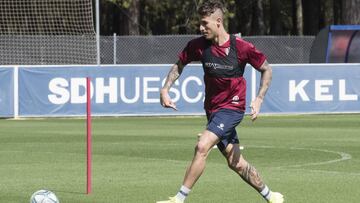 Raba, en un entrenamiento con el Huesca.