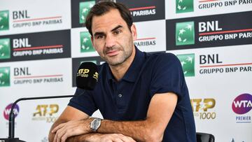 Roger Federer interviene en la rueda de prensa previa a su debut en el Masters 1.000 de Roma en el Foro It&aacute;lico de la capital italiana.