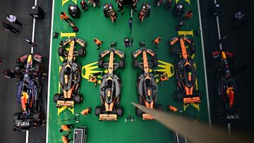 Pole de Lando Norris (McLaren MCL38) por delante de Oscar Piastri (McLaren MCL38) y Max Verstappen (Red Bull RB20). Hungaroring, Hungría. F1 2024.