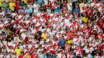 "Cómo no te voy a querer..." la celebración de la hinchada peruana tras vencer a Uruguay