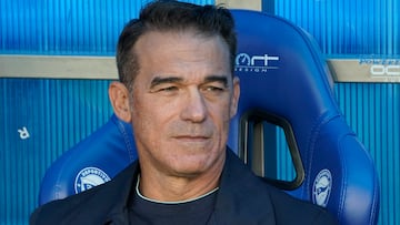 Luis García Plaza, durante el partido de la segunda jornada de Liga de Primera División.