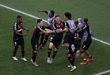 Atlético Paranaense y Junior se enfrentan en el Arena da Baixada por el partido de vuelta de la final de la Copa Sudamericana, tras el empate a uno en la ida que se llevó a cabo en el Metropolitano de Barranquilla.