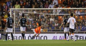 2-1. Piatti marca el segundo gol. 