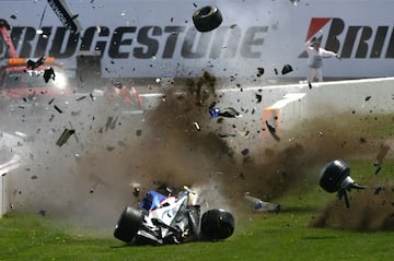 El polaco salió milagrosamente ileso tras sufrir un accidente en el GP de Canadá en 2007. Kubica perdió el control tras impactar con Trulli a unos 230 km/h. Su BMW se elevó ligeramente, chocó contra el muro y cruzó la pista dando varias vueltas de campana para terminar en la escapatoria volcado sobre el lado derecho. Únicamente se fracturó la pierna derecha. 