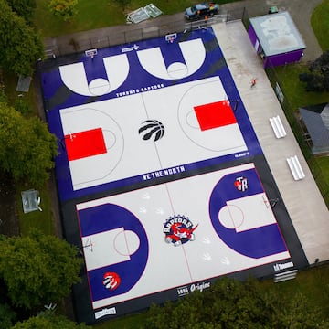 La franquicia de la NBA con sede en en Toronto, Ontario, está realizando diversos homenajes a una de sus leyendas, Vince Carter. Estuvo defendiendo la camiseta de los Raptors durante siete temporadas donde se forjó su leyenda de especialista del mate, con participaciones tan sobresalientes como la del Concurso de mates de 2000 en Oakland. El nacido en Daytona Beach verá cómo su icónico número 15 es retirado en el Scotiabank Arena, convirtiéndose en el primer jugador en los 30 años de historia de los Raptors en recibir tal distinción. Además de este honor la franquicia le realizará diversos homenajes como esta espectacular pista en Dixon Park.