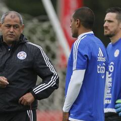 El difícil presente de Paraguay: ¿Qué tiene que hacer la Roja?