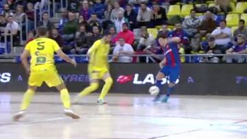 That's how you dink it: Barcelona futsal star Roger's cheeky chip