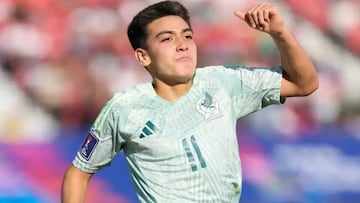 Gilberto Mora, en un partido con la selección de México.