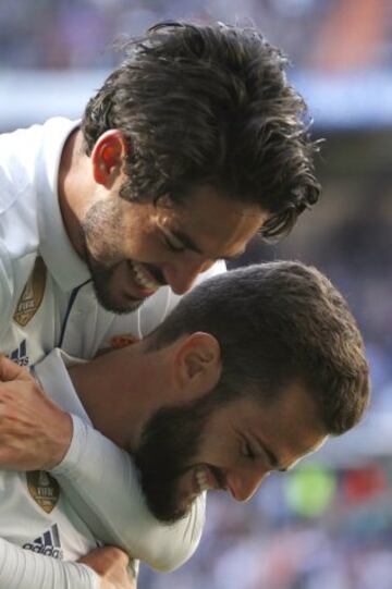 Isco, the first to celebrate Nacho's winner against Alavés