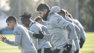 Murillo, Aidoo y Araújo durante un entrenamiento en la ciudad deportiva.