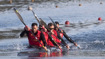 VERDUCIDO (PONTEVEDRA), 10/04/2024.- El piragüismo español decide en Verducido (Pontevedra) a los palistas que competirán en los Juegos Olímpicos de París. En la imagen, los palistas de la categoría K4 500 Craviotto, Arévalo, Cooper y Rodrigo Germade. EFE/Salvador Sas