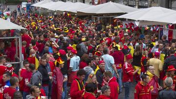 Fiesta roja en las calles de Lille