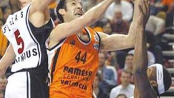 <b>TABLAS. </b>El encuentro de ida deja abierta la semifinal.