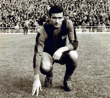 Llegó al Levante en el verano de 1962, procedente del Alcoyano. 