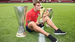 Griezmann con los trofeos ganados esta pasada temporada. 