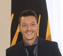 Özil y su padre pactan tras denunciarse mutuamente