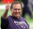 Bill Belichick lleva a jugadores de los Patriots a jugar gotcha