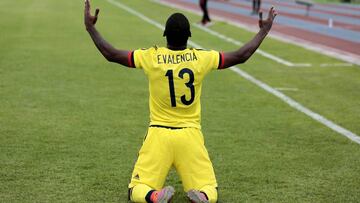 Ever Valencia celebra su gol ante Chile.