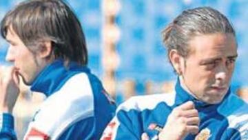 <b>A IZQUIERDA Y DERECHA. </b>El conjunto aragonés vigila a quienes le persiguen y a los que le anteceden.