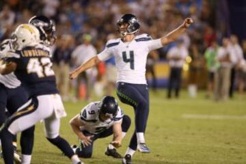 Partido igualado y con un inusual protagonismo de los kickers, que se resolvi¨® con un field goal de 60 yardas de Steven Hauschka a falta de 16 segundos para el final del encuentro. Nick Novak hab¨ªa adelantado poco antes a los Chargers con otro field goal de 52 yardas. Novak est¨¢ compitiendo por el puesto de kicker titular con el rookie John Lambo, que hab¨ªa sido protagonista el anterior partido por conectar el field goal ganador contra Arizona (de 47 yardas). Contra los Seahawks Lambo tambi¨¦n anot¨®, esta vez desde una m¨¢s modesta distancia de 28 yardas.