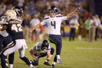 Partido igualado y con un inusual protagonismo de los kickers, que se resolvió con un field goal de 60 yardas de Steven Hauschka a falta de 16 segundos para el final del encuentro. Nick Novak había adelantado poco antes a los Chargers con otro field goal de 52 yardas. Novak está compitiendo por el puesto de kicker titular con el rookie John Lambo, que había sido protagonista el anterior partido por conectar el field goal ganador contra Arizona (de 47 yardas). Contra los Seahawks Lambo también anotó, esta vez desde una más modesta distancia de 28 yardas.