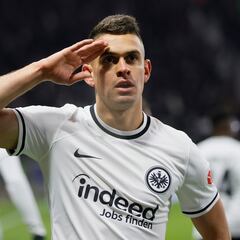 Inter quiere convencer al Frankfurt por el fichaje de Borré