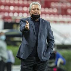 Ya es oficial: Vucetich se queda en Chivas un año más