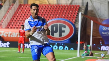 Futbol, Union La Calera vs Universidad Catolica.
Fecha 15, Liga de Primera 2025
El jugador de Universidad Catolica Fernando Zampedri, izquierda, celebra tras marcar un gol contra Union La Calera durante el partido de primera division disputado en el estadio en el estadio Nicolas Chahuan en La Calera, Chile.
20/06/2025
Dragomir Yankovic/Photosport
Football, Union La Calera vs Universidad Catolica
15th turn, Division League 2025
Universidad CatolicaÕs player Fernando Zampedri, left, celebrates after scoring against Union La Calera during the first division match held at the Nicolas Chahuan stadium in La Calera , Chile.
20/06/2025
Dragomir Yankovic/Photosport
