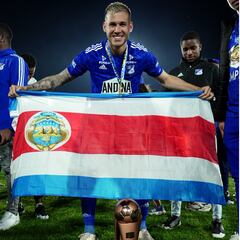 Suárez presenta convocatoria de Costa Rica al Mundial con Vargas