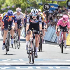 Wollaston impone su velocidad y viste el primer maillot de líder