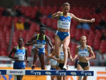 La rusa Gulnara Galkina también hizo historia consiguiendo el récord mundial de los 3.000 metros obstáculos con un tiempo de 8:58:81.