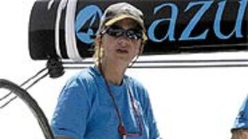 <b>INFANTA MARINERA.</B> La infanta Cristina, a la caña del Azur.