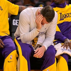 Doncic es baja ante Bucks por lesión y enciende las alarmas en Lakers