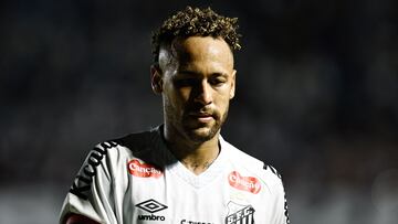 Soccer Football - Brasileiro Championship - Santos v Mirassol - Estadio Urbano Caldeira, Santos, Brazil - November 19, 2025 Santos' Neymar REUTERS/Thiago Bernardes