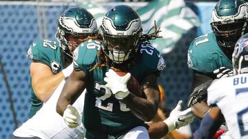 NASHVILLE, TN - SEPTEMBER 30: Jay Ajayi #26 of the Philadelphia Eagles runs with the ball against the Tennessee Titans during the second quarter at Nissan Stadium on September 30, 2018 in Nashville, Tennessee.   Frederick Breedon/Getty Images/AFP
 == FOR NEWSPAPERS, INTERNET, TELCOS &amp; TELEVISION USE ONLY ==