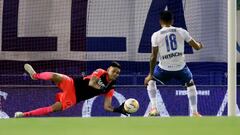 Gran noche de Morales y gol de Sand para poner a Lanús en ventaja sobre Vélez